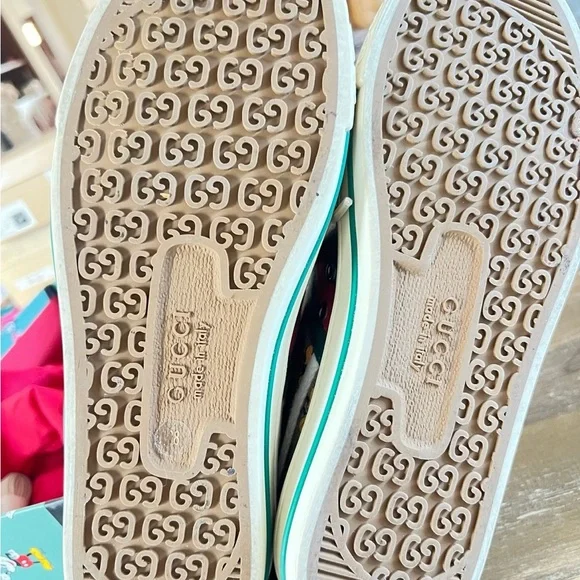 Gucci x Disney Mickey Mouse Athletic Shoes - Green and Cream - Picture 6 of 6